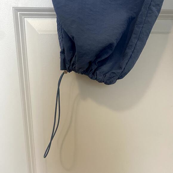 Blue parachute jogger pants with bungee cinches size small - Picture 4 of 6